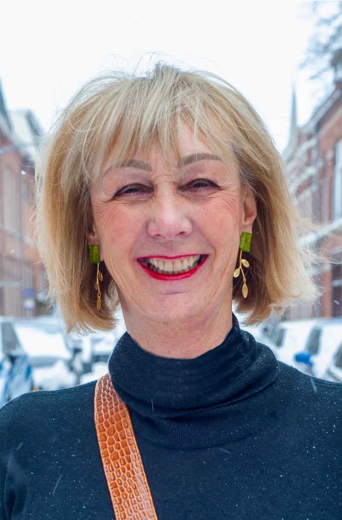 Green and gold earrings by LaraDesign.nl