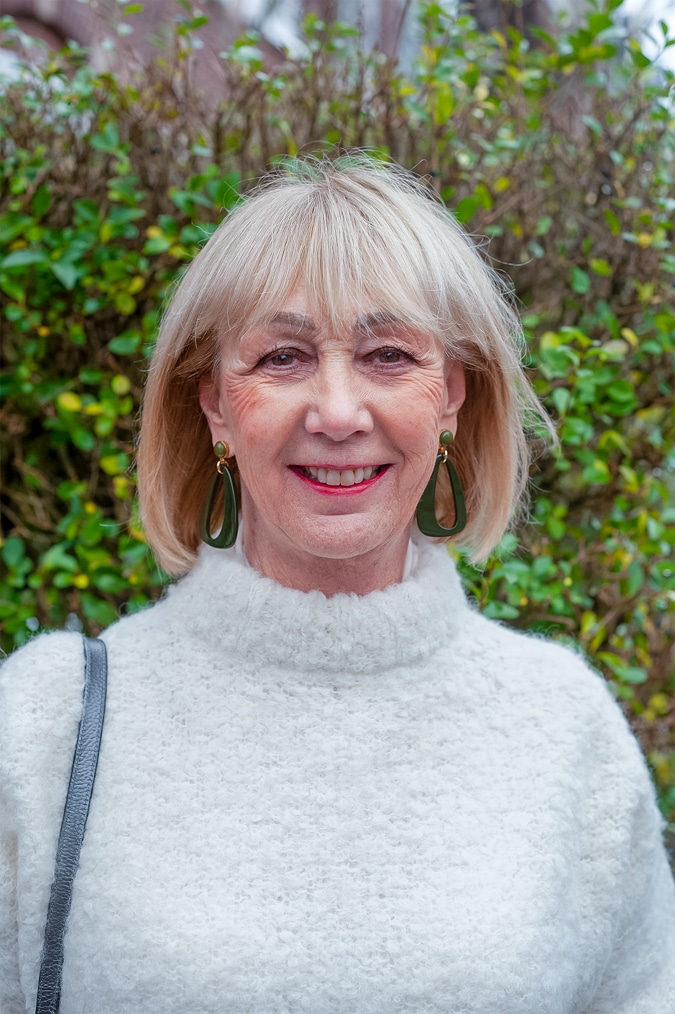 Green modern earrings Lara Design.nl