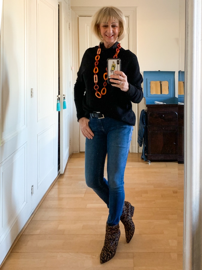 skinny jeans with a wide black jumper