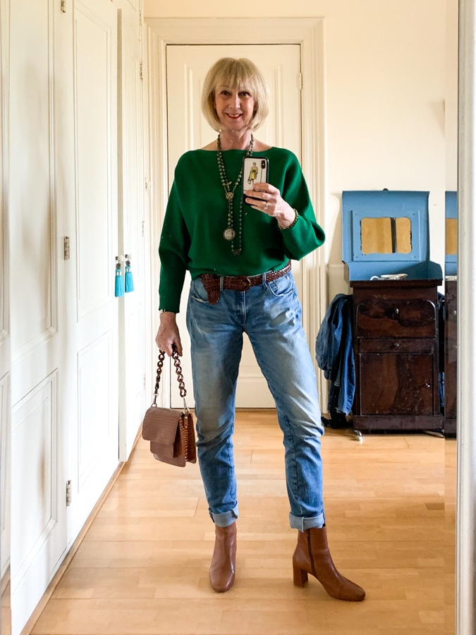 Boyfriend jeans with green jumper with French Kande necklaces and bracelet