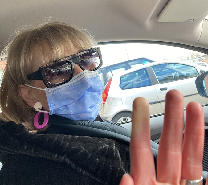 Kitty's frozen finger