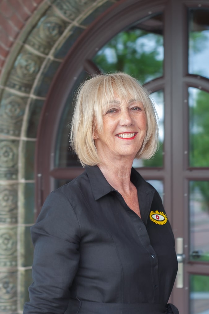 Yellow eye brooch Spijkers&Spijkers