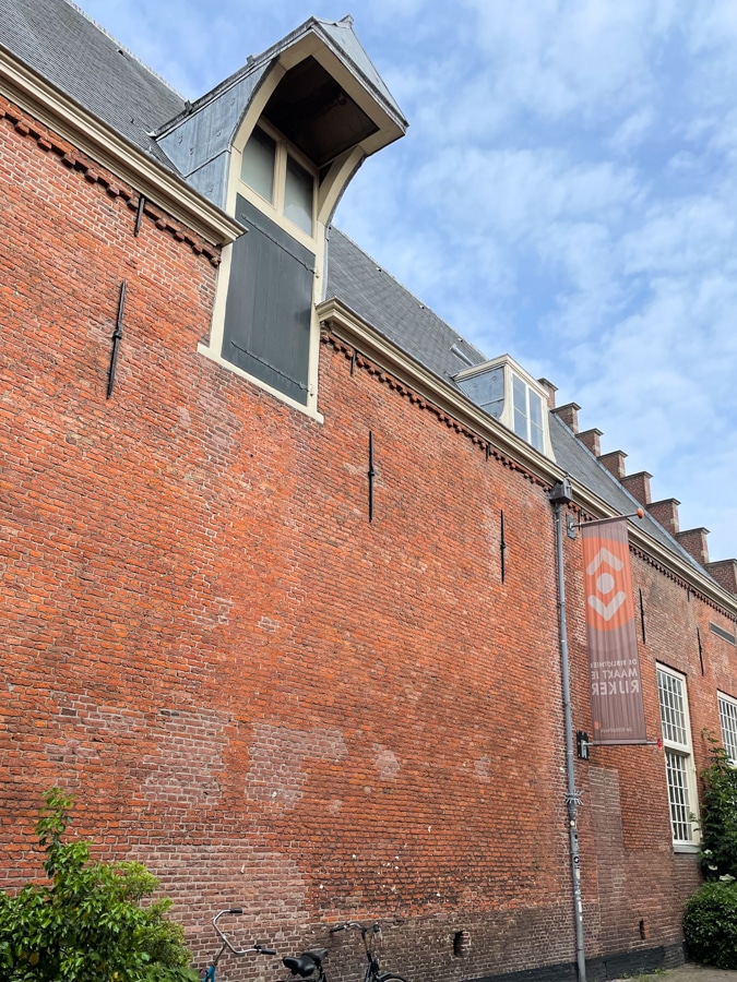 door at the top of the library building