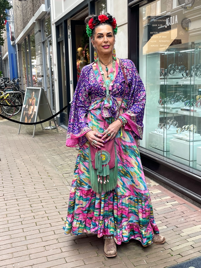 Frida Kahlo look-a-like