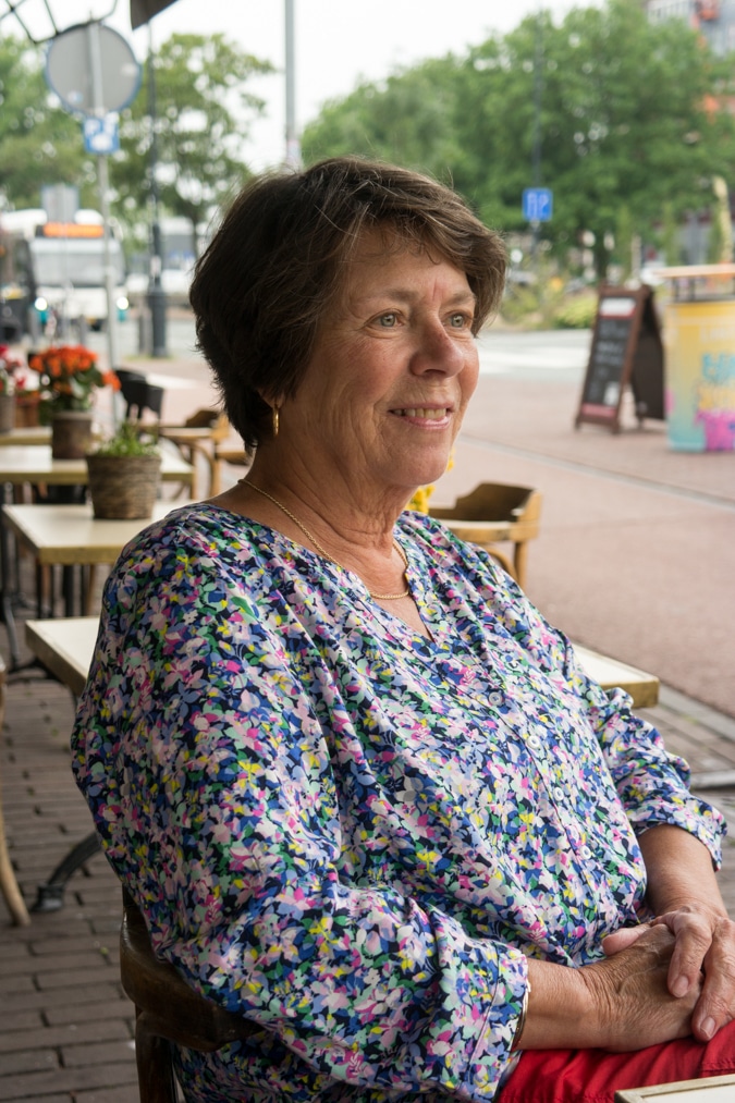 Loes with multi-coloured shirt