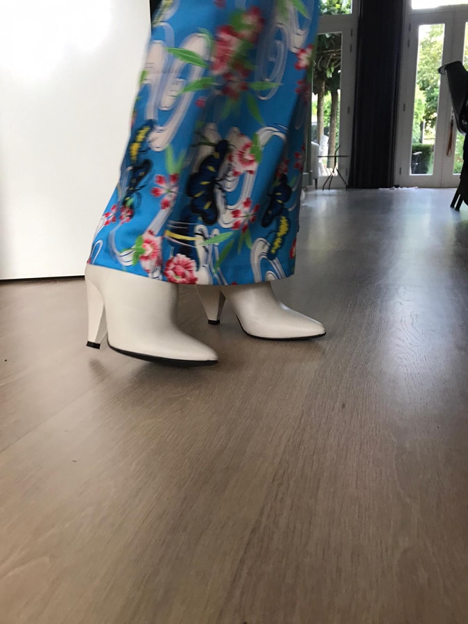 Sabine with the cream Essentiel boots