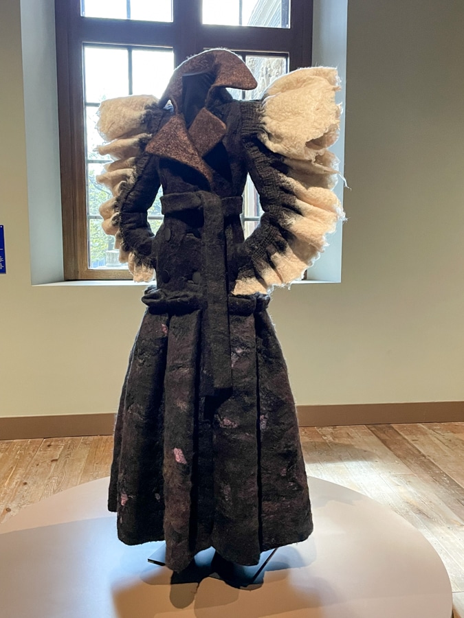 Victor & Rolf dress with wool of Claudia Jongstra