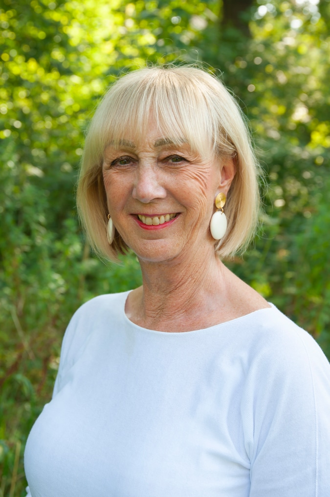 Round white earrings by Lara Design
