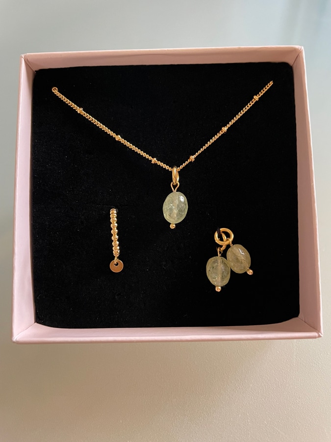 Necklace and earrings Lara Design