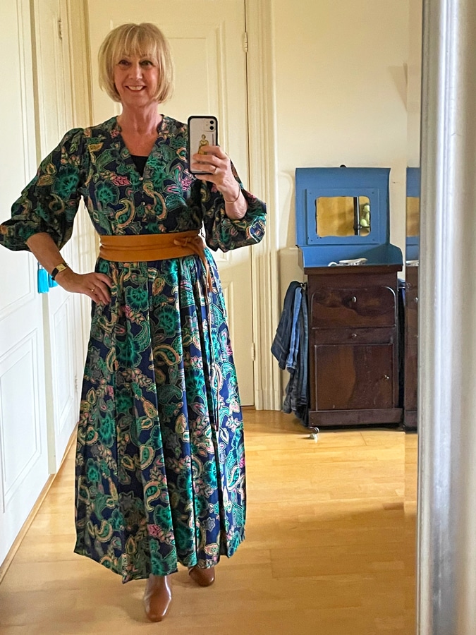 Paisley maxi dress with tan belt