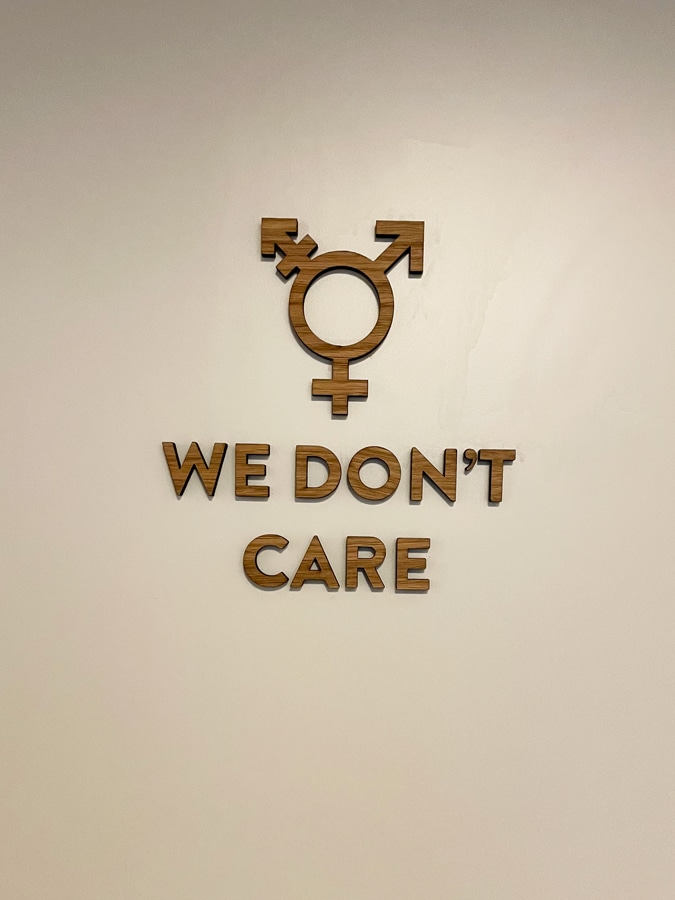 Sign on the toilet door in Café De Hoek in Amsterdam