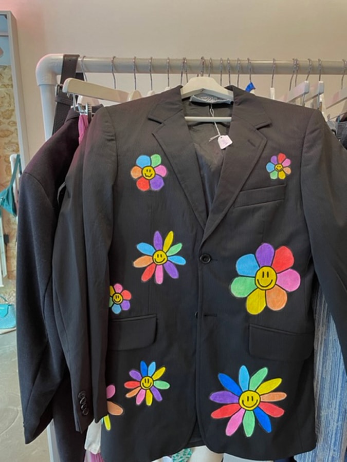 Blazer with painted flowers front