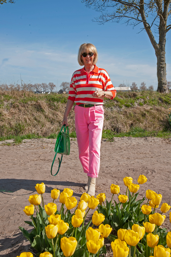 Colour blocking in a tulip field