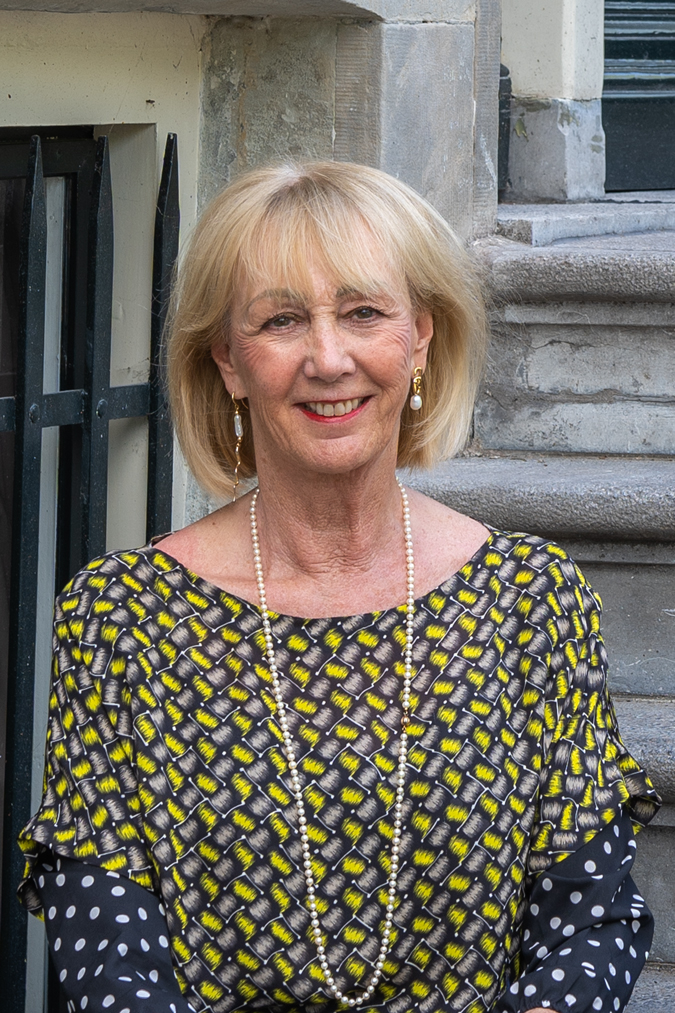 Pearl earrings by Lara Design