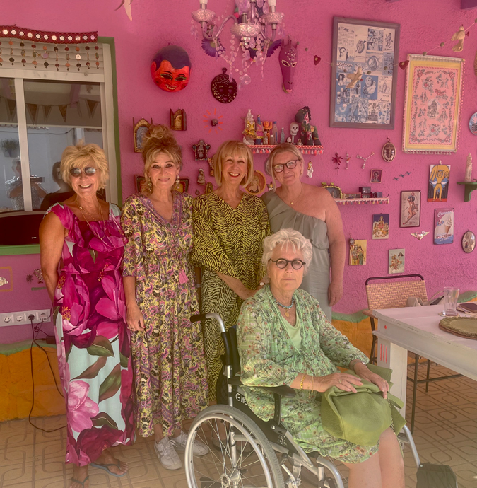 Group of girlfriends on holiday visiting Anja