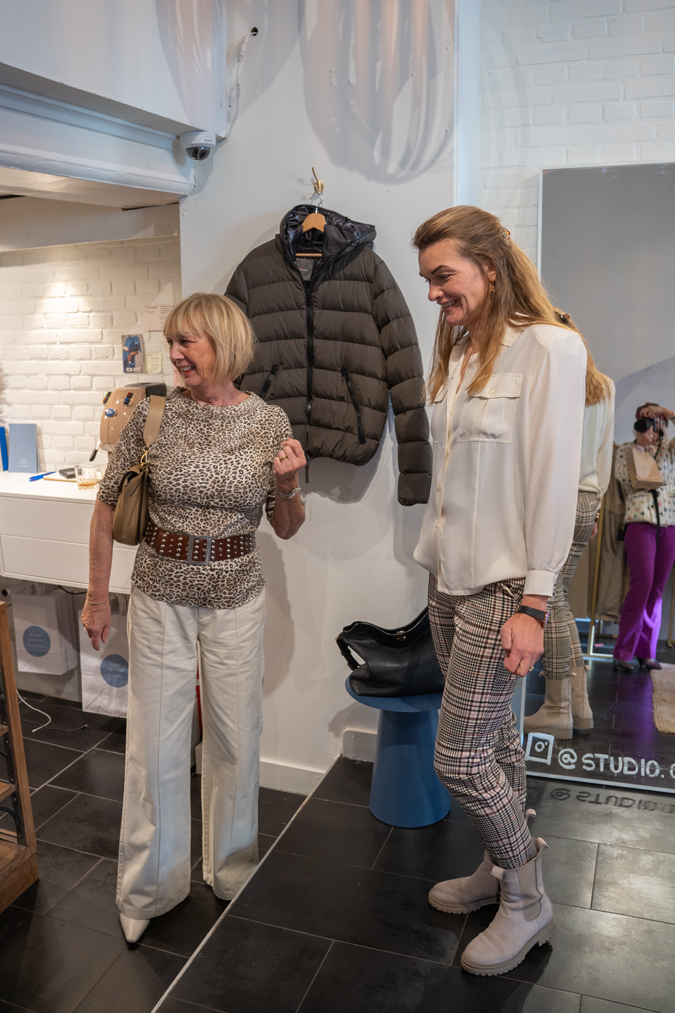 Wide cream trousers and Anke