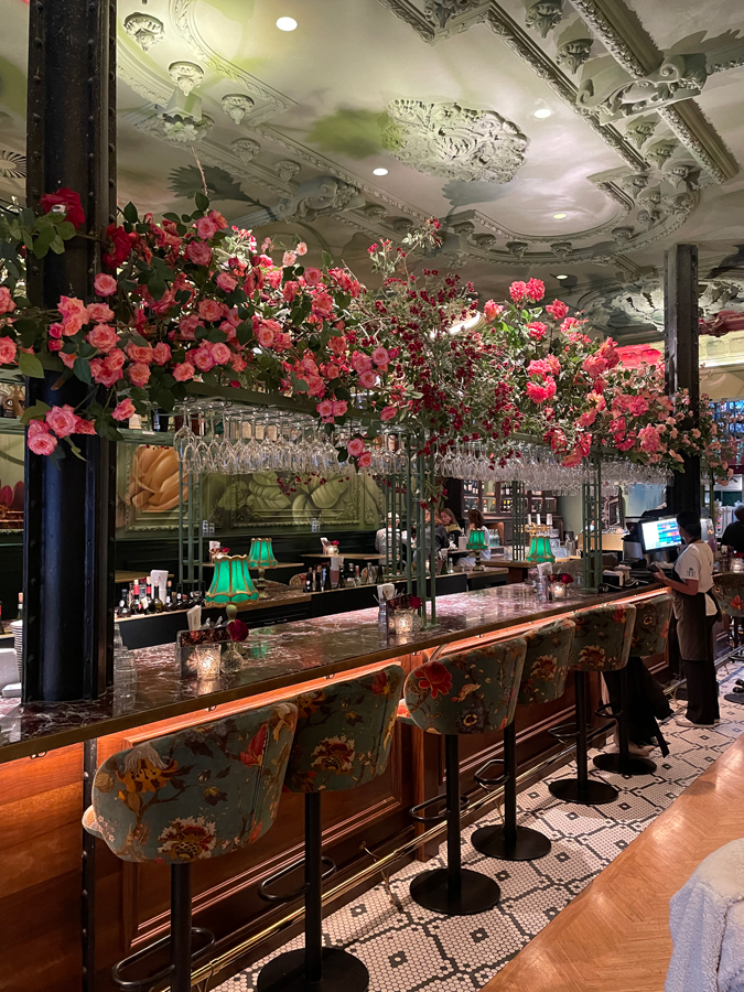 Bar of restaurant Ruby Rose in Utrecht