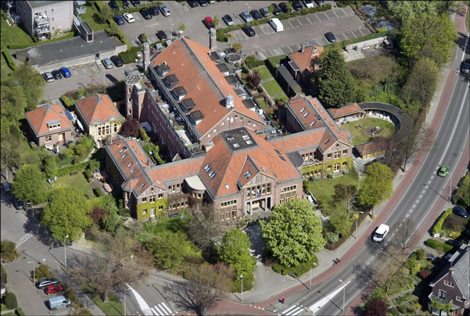 Adriaan Stoopplein Overveen from above