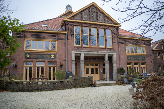 Adriaan Stoop Bath apartments Overveen