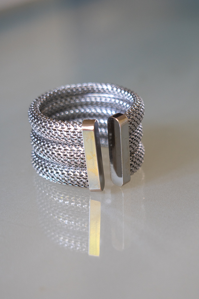 Metal bracelet