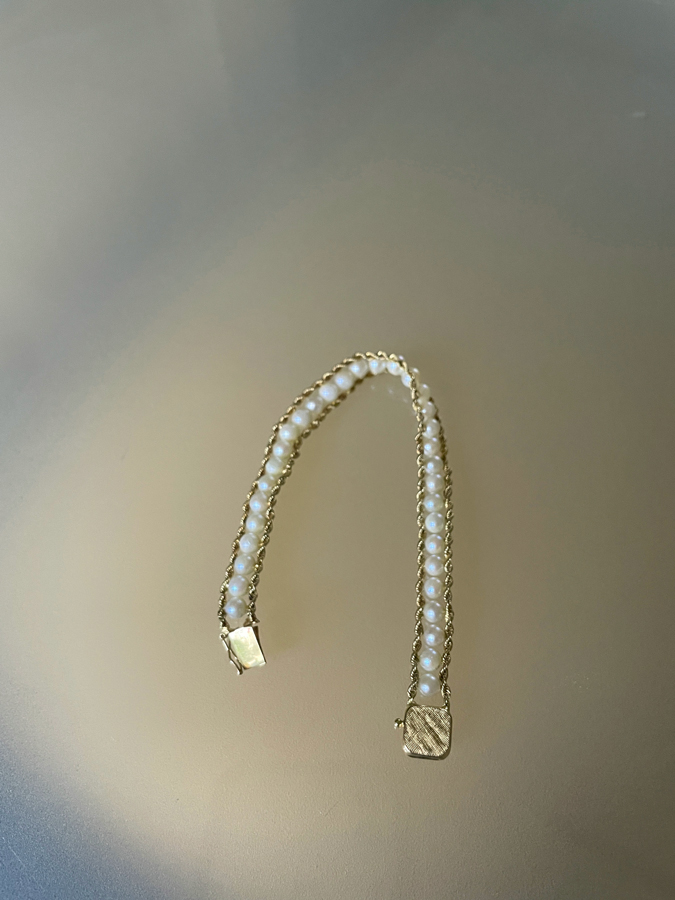 Pearl bracelet