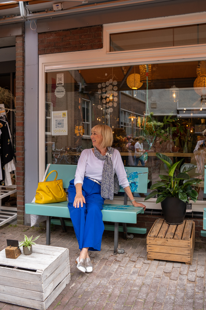 Wide cobalt blue trousers