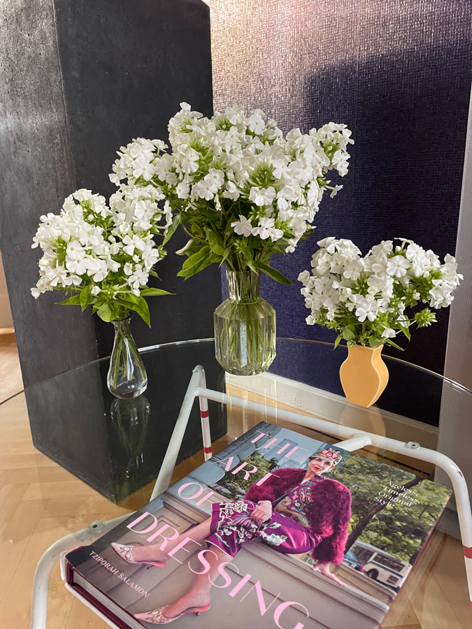 Cute little white flowers