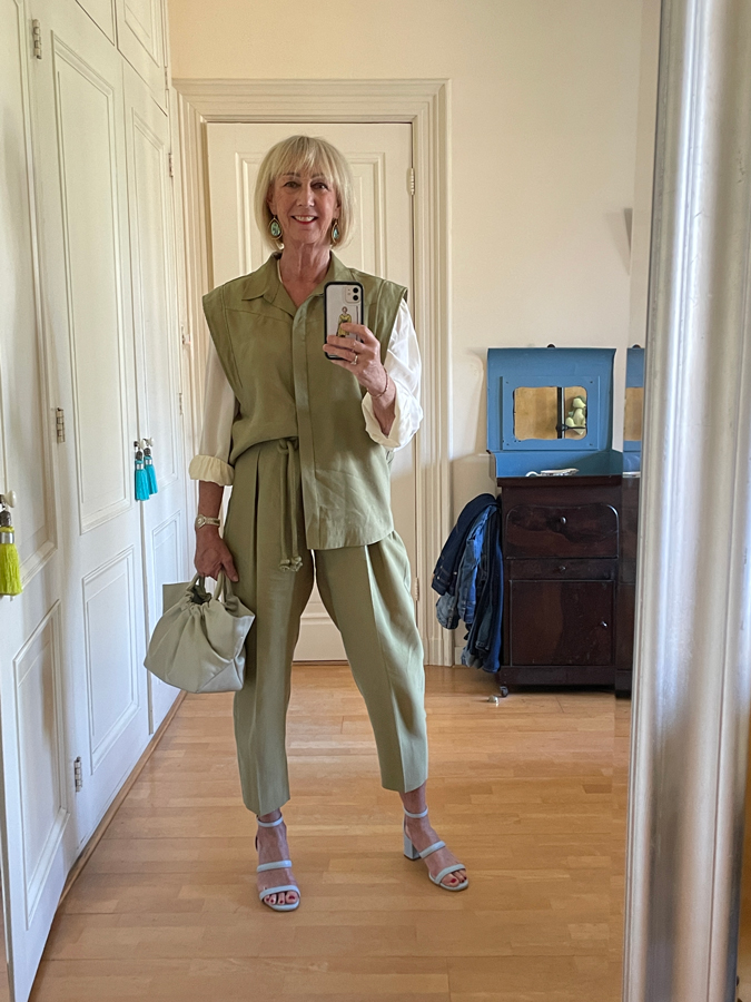 soft green sleeveless suit