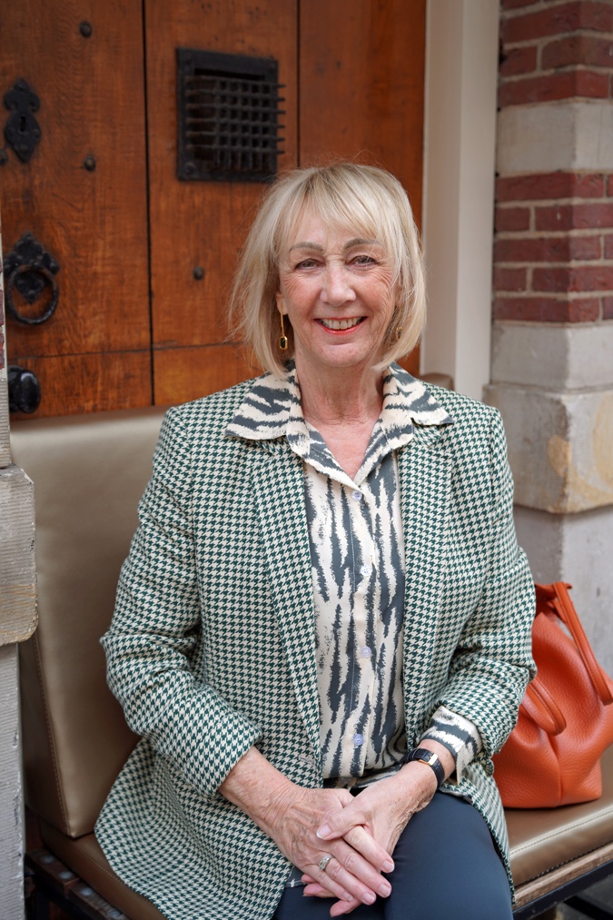 Teal and cream outfit