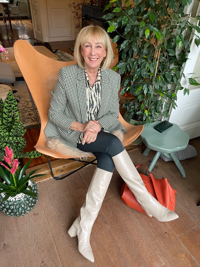 Teal and cream outfit