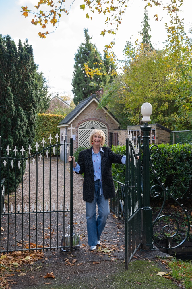 Men's blazer and shirt and wide leg jeans