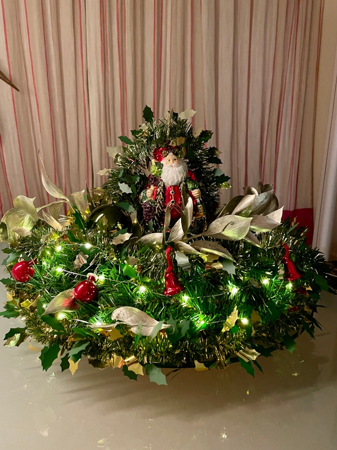 Christmas table piece by night