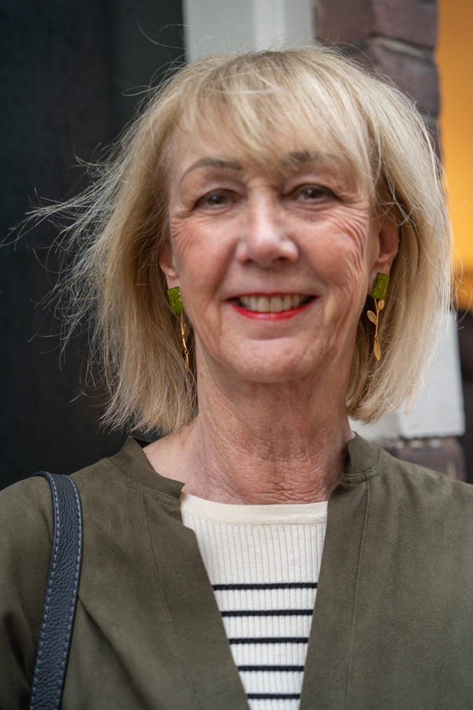 Elegant green earrings by Lara Design