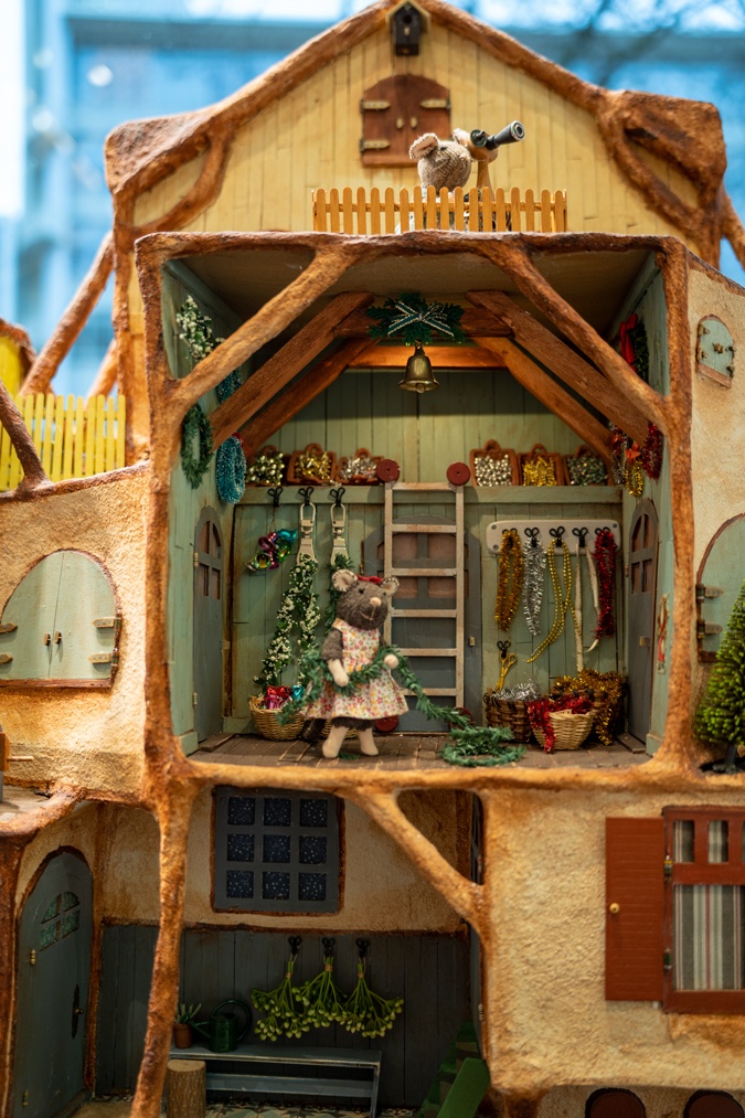 Mouse dollhouse
