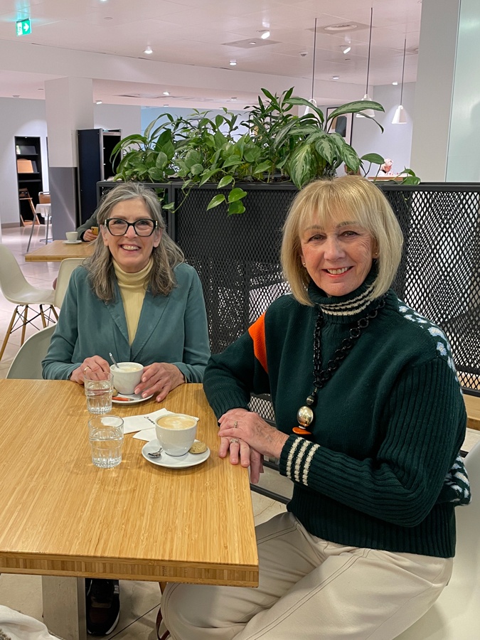 Janna of @Timelessstyle.nl and me