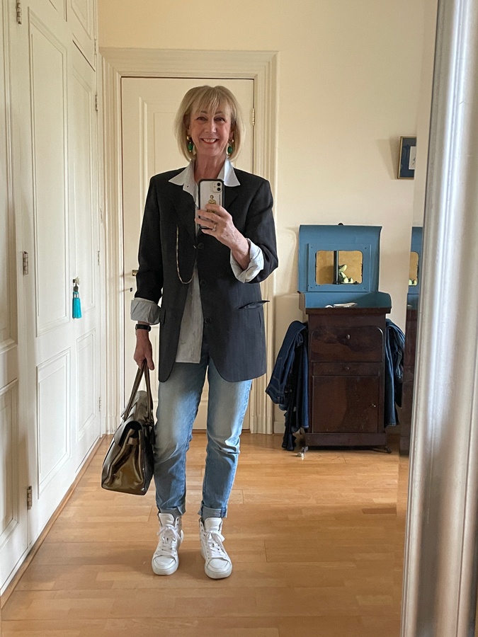 Outfit with oversized men's blazer