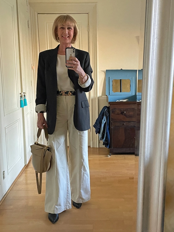 Outfit with oversized blazer and a new haircut