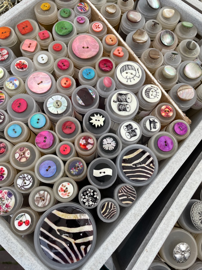 Buttons at the Noordermarkt Amsterdam