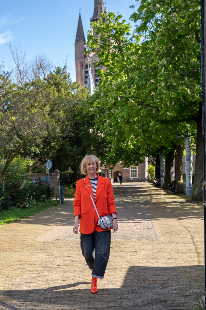 Man repeller jeans with oversized orange blazer