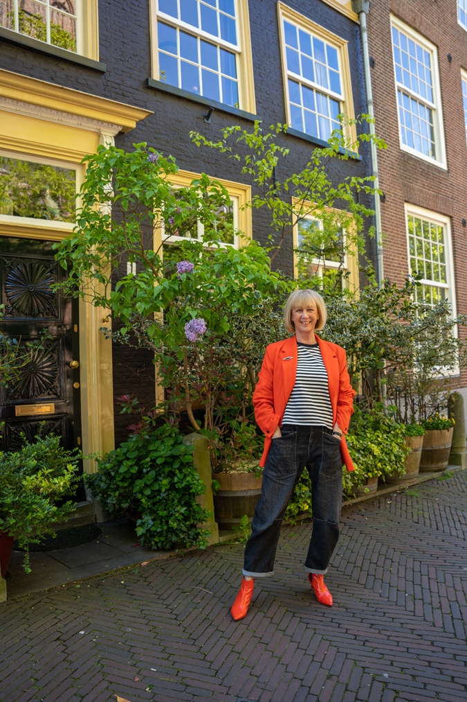 Man repeller jeans with oversized orange blazer