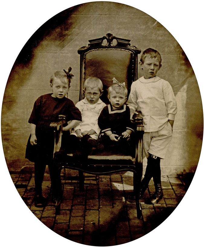 Dad (right) and his siblings