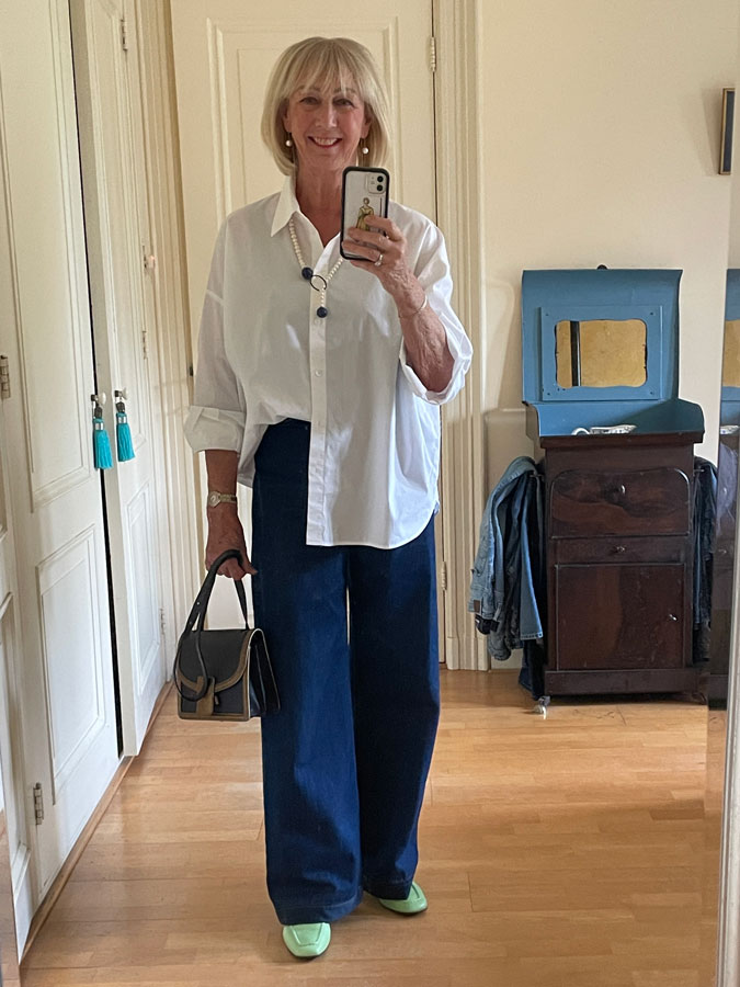 Wide jeans with big oversized white shirt