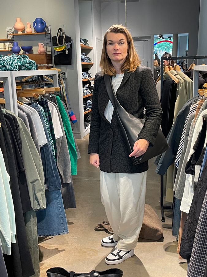 Anke contemplating this bag