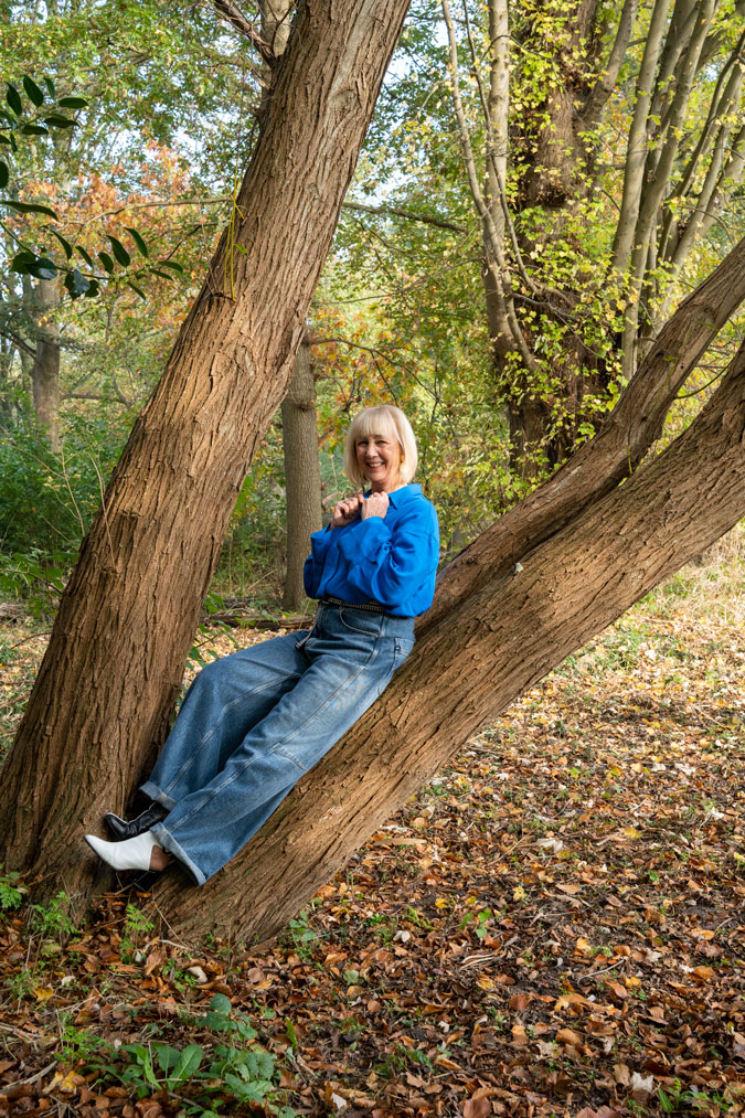 Wide jeans with a bright blue shirt
