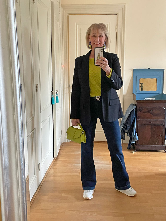 Jeans outfit with black blazer