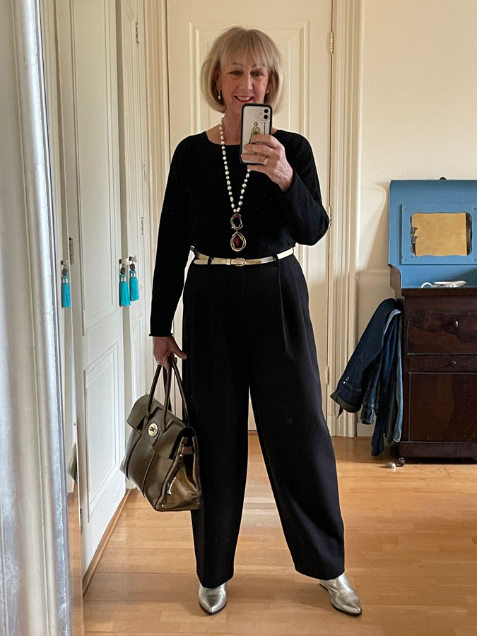 Black and gold outfit