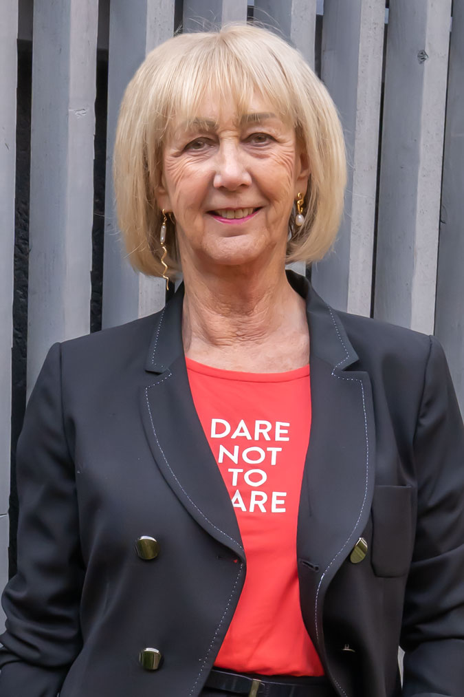 Pearl earrings by Lara Design.nl