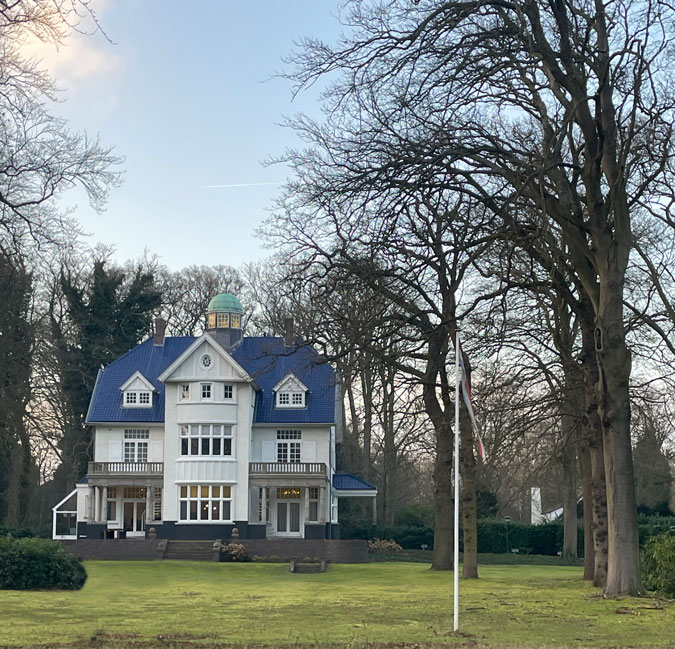 The house with the blue roof in Wassenaar