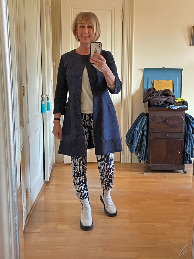 Blue Sportmax dress with blue and white leggings