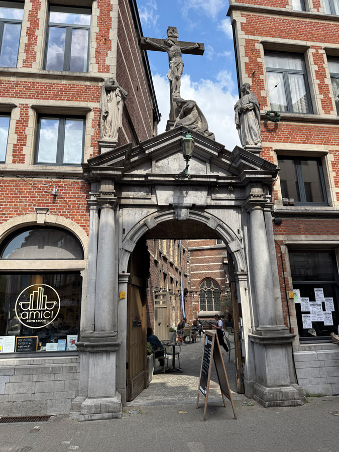 Entrance arch in Antwerp
